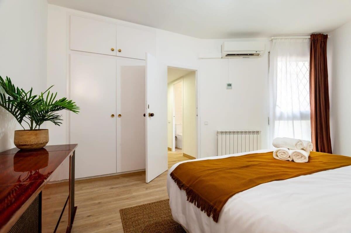 Exclusive Huge 4 Double Bedroom City Center Барселона Экстерьер фото
