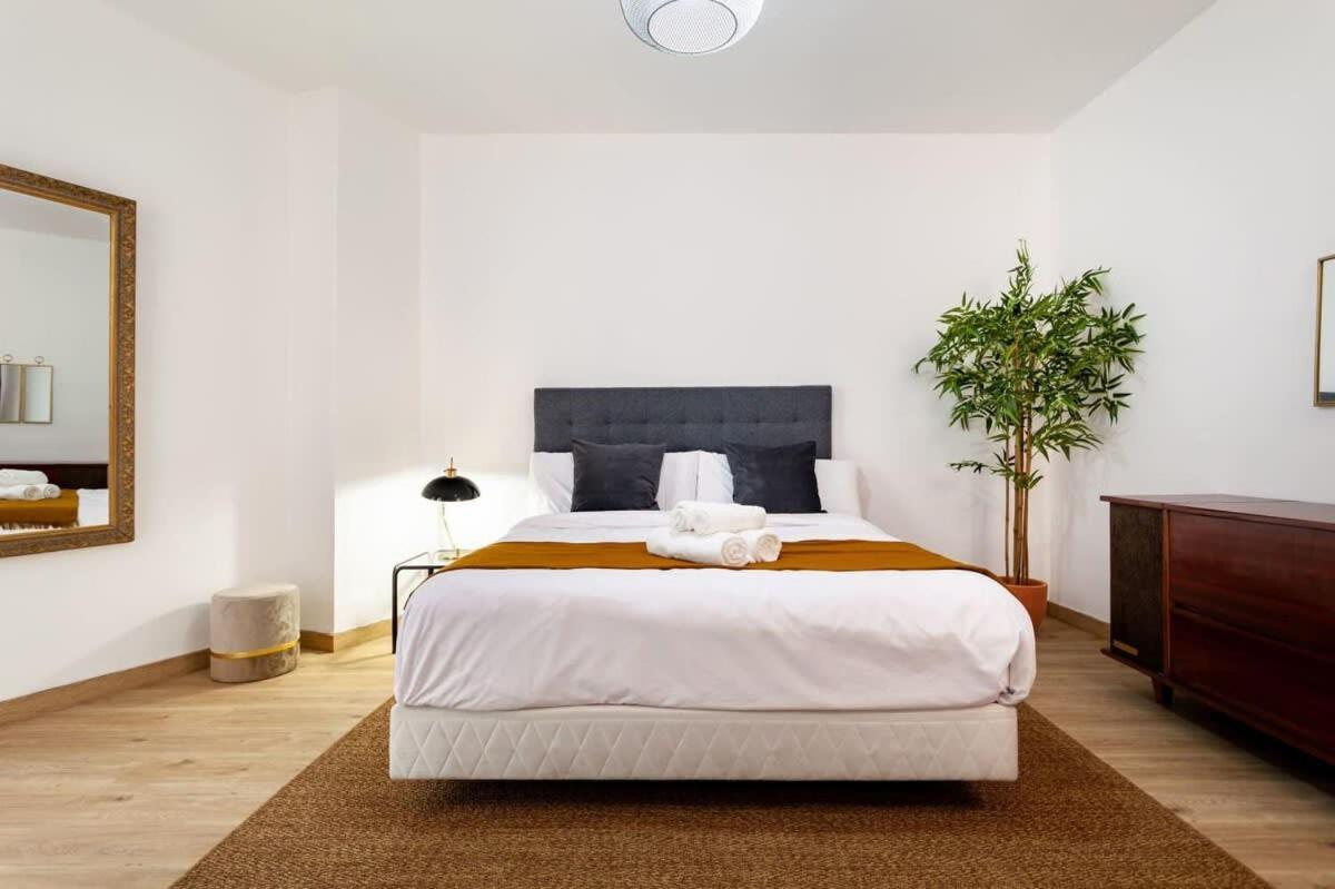 Exclusive Huge 4 Double Bedroom City Center Барселона Экстерьер фото