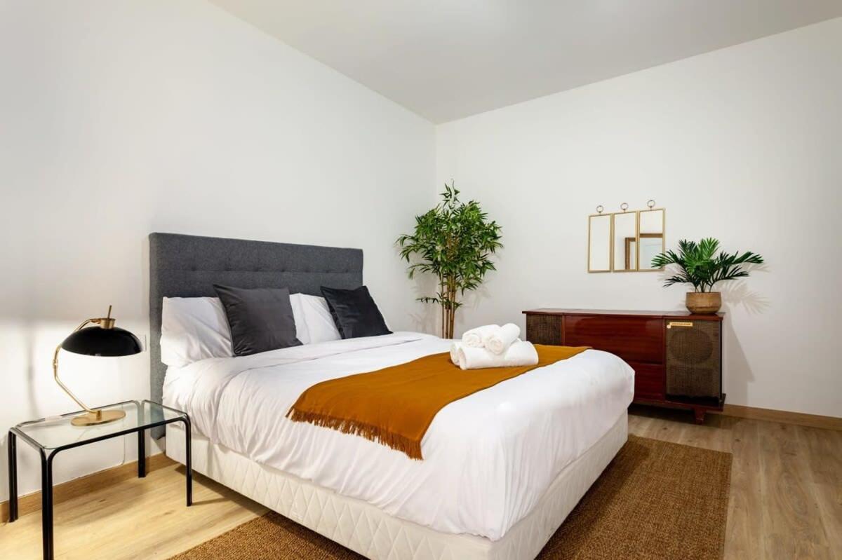 Exclusive Huge 4 Double Bedroom City Center Барселона Экстерьер фото