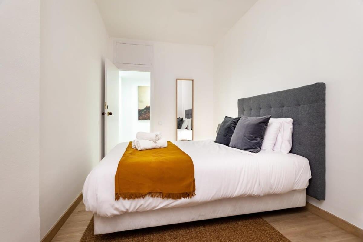 Exclusive Huge 4 Double Bedroom City Center Барселона Экстерьер фото